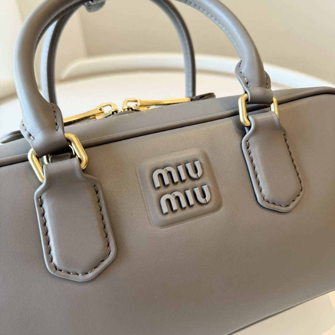 Miu Miu Arcadie leather bag 12x27x9cm
