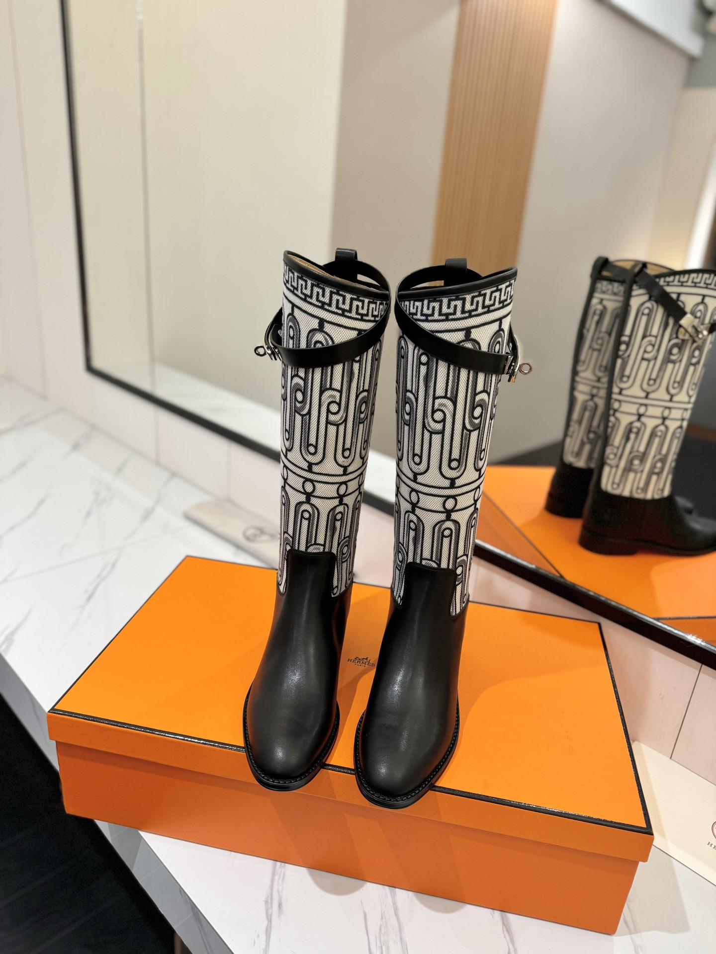 ua H**me5 jumping boots