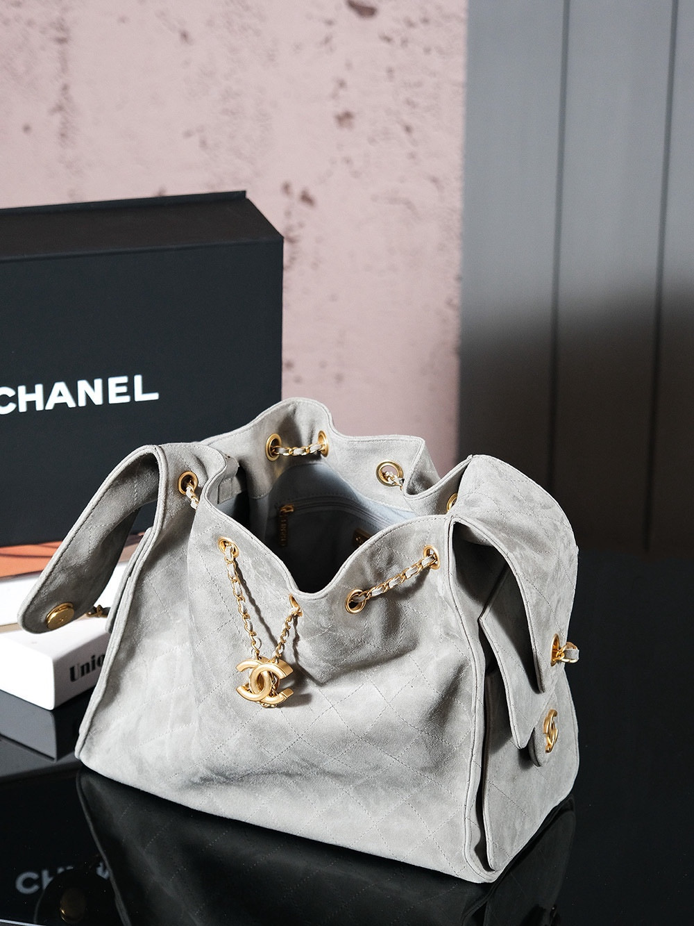Ch*el 25c bucket bag 26x30x14cm