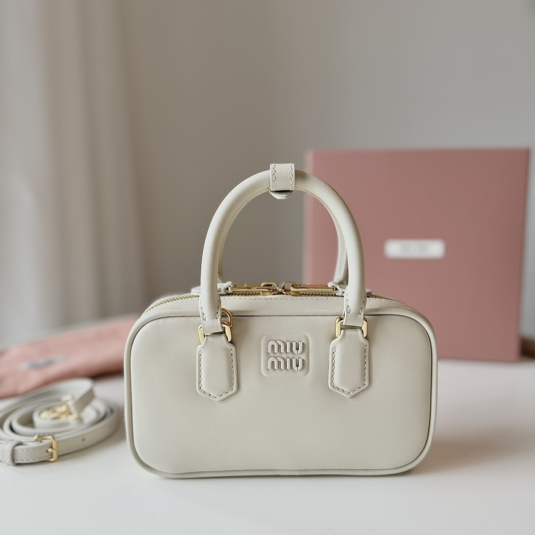 Miu Miu Arcadie leather mini-bag 19X10X5cm