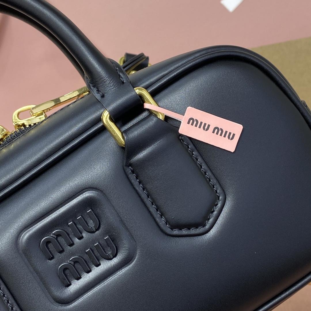 Miu Miu Arcadie leather bag 10.5x22x7.5cm