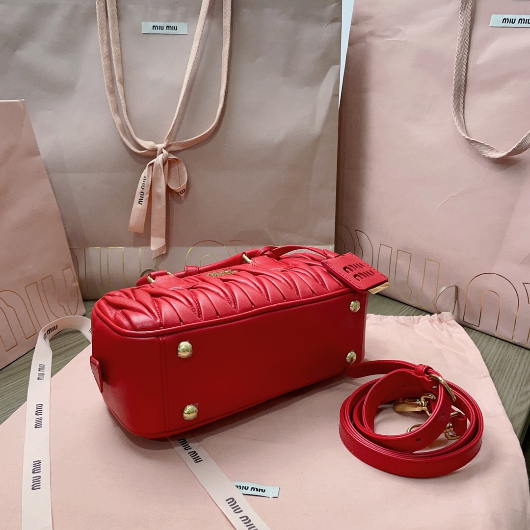 Miu Miu Arcadie matelassé nappa leather bag 22X10.5X7.5cm