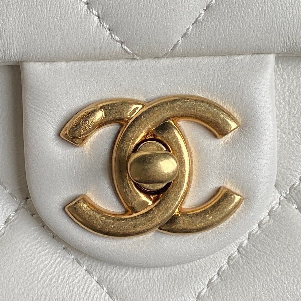 Ch*el fall-winter 2024-25 small flap bag 13x21x7cm