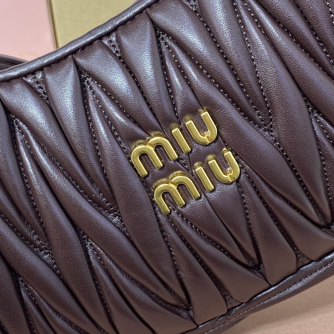 Miu Miu Wander matelassé nappa leather hobo bag 17x20x6cm