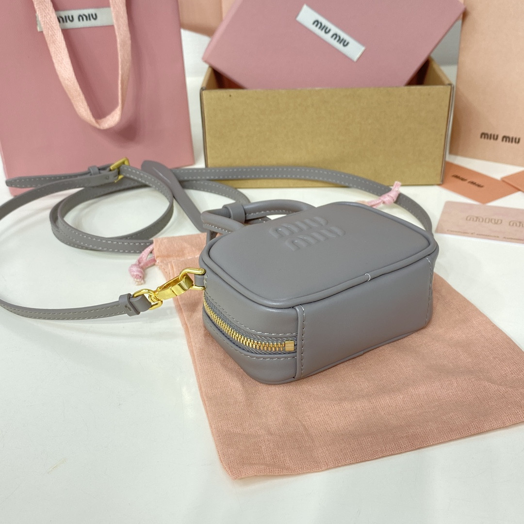 Miu Miu Leather micro bag 7x11x4cm