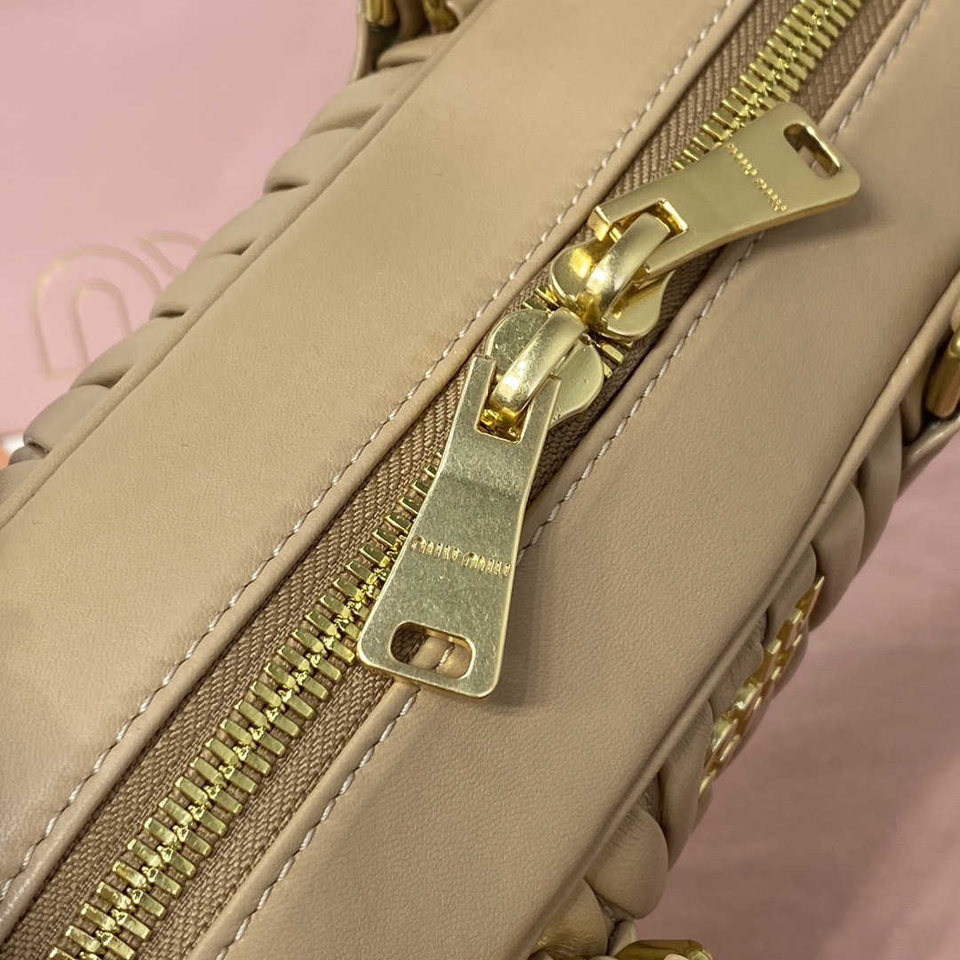 Miu Miu Arcadie matelassé nappa leather bag 12x27x9cm