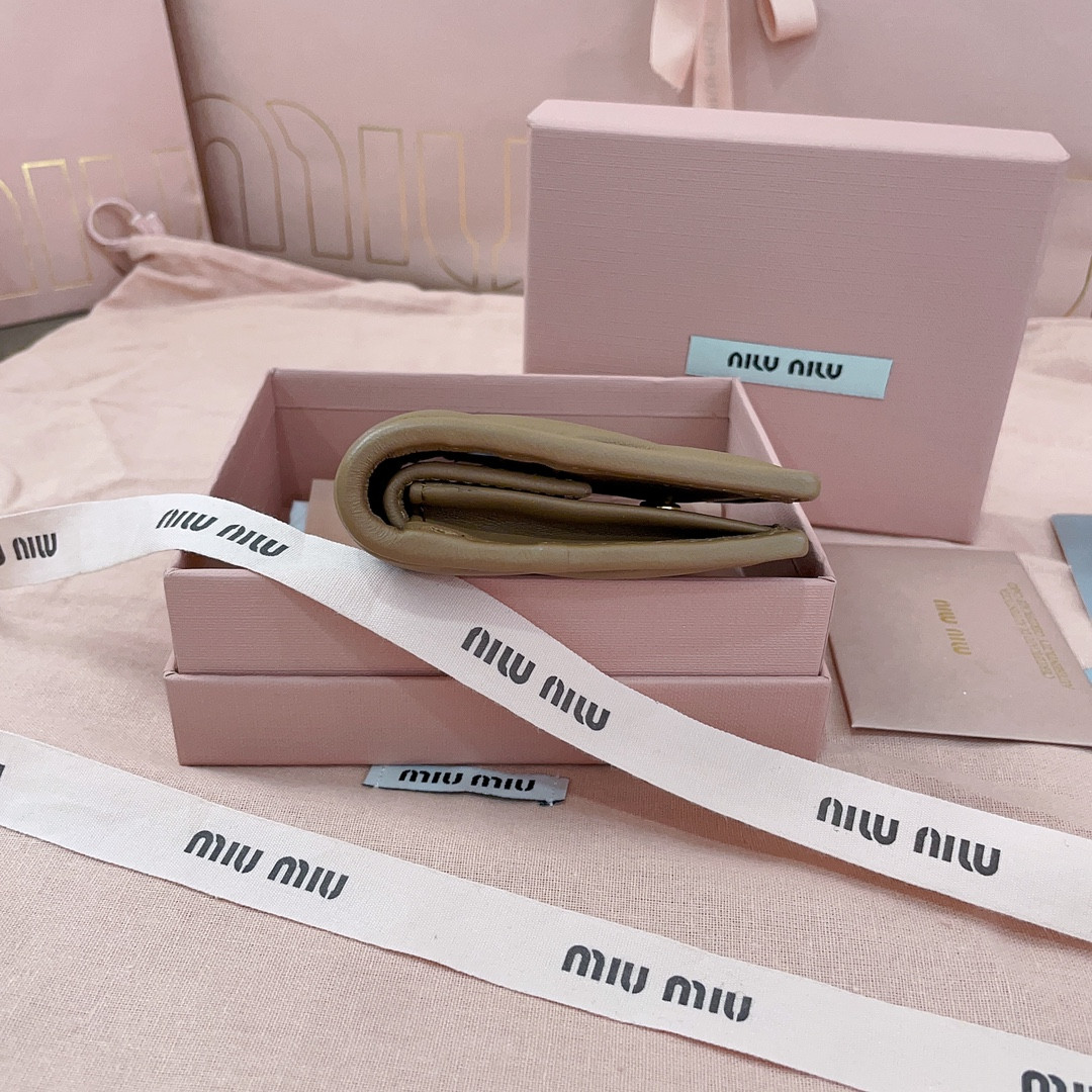 Miu Miu Small matelassé nappa leather wallet 11.2x8.5cm