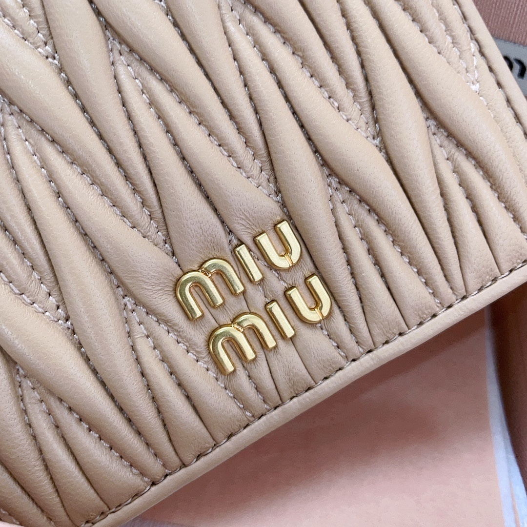 Miu Miu Small matelassé nappa leather wallet 11.2x8.5cm