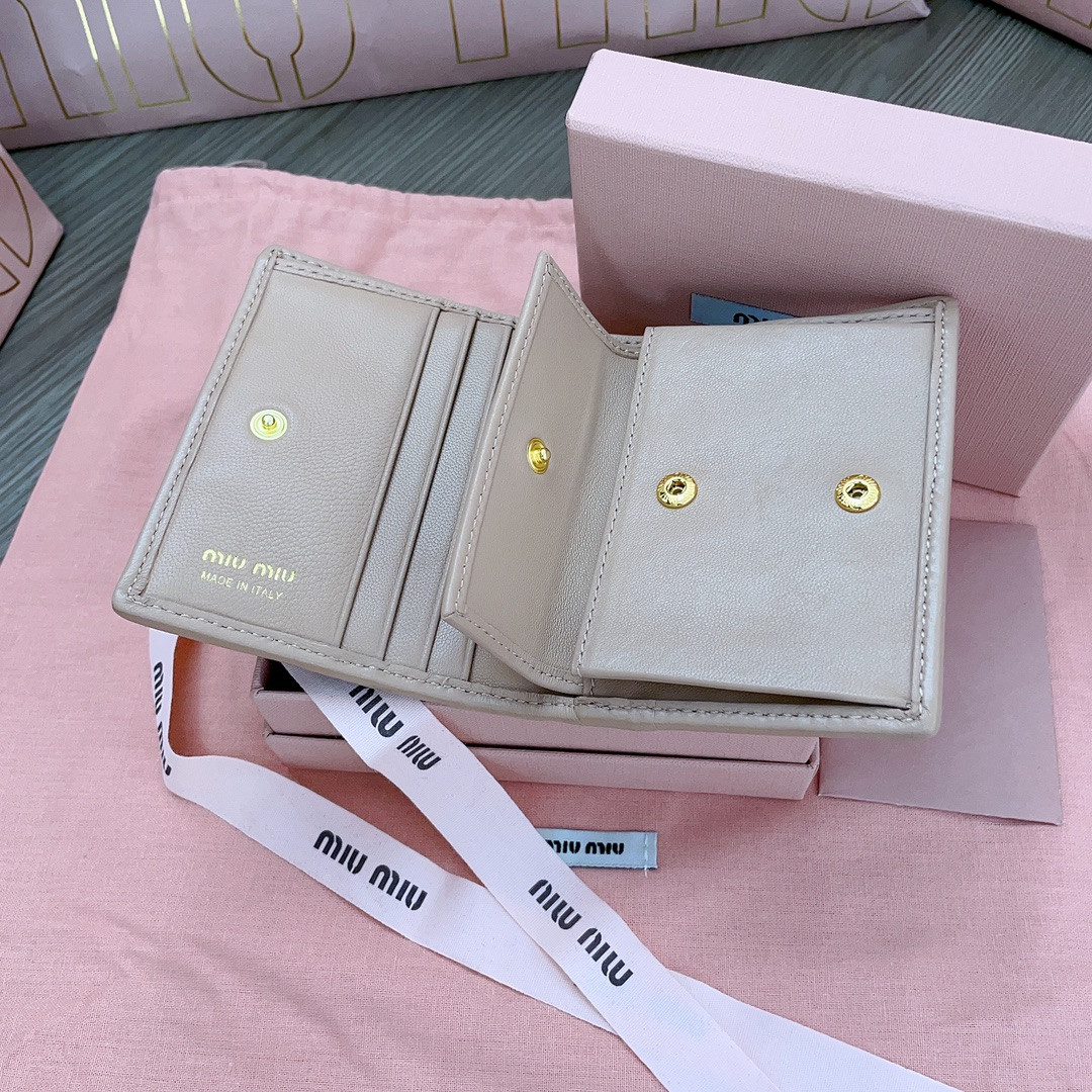 Miu Miu Small matelassé nappa leather wallet 11.2x8.5cm