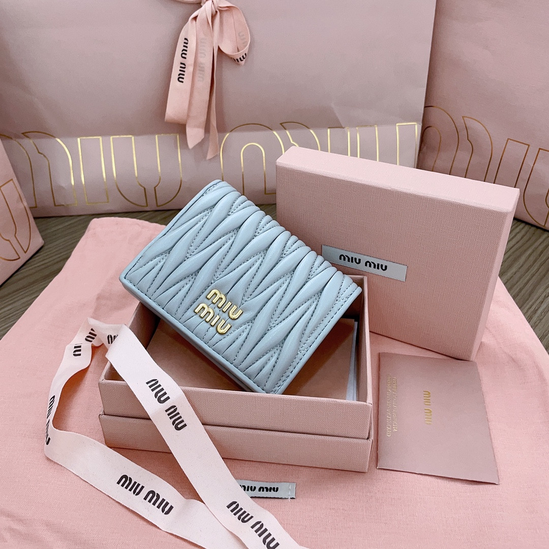 Miu Miu Small matelassé nappa leather wallet 11.2x8.5cm