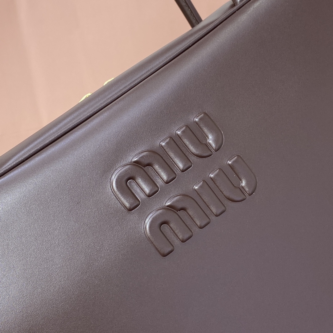 Miu Miu Leather Beau bag 23x34x10cm