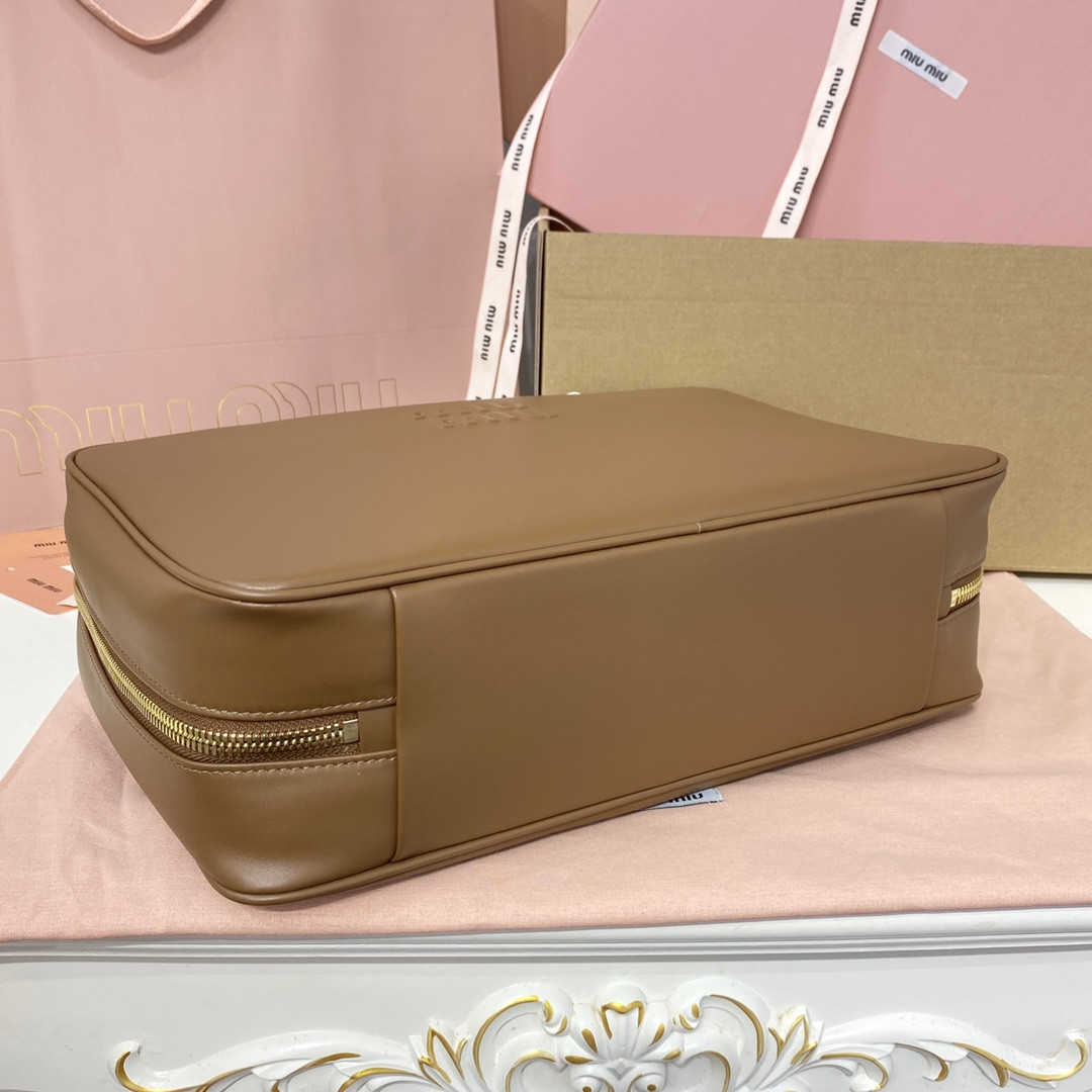 Miu Miu Leather Beau bag 23x34x10cm