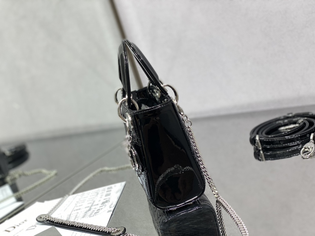 mini lady D*or bag patent cannage calfskin 17 x 15 x 7 cm