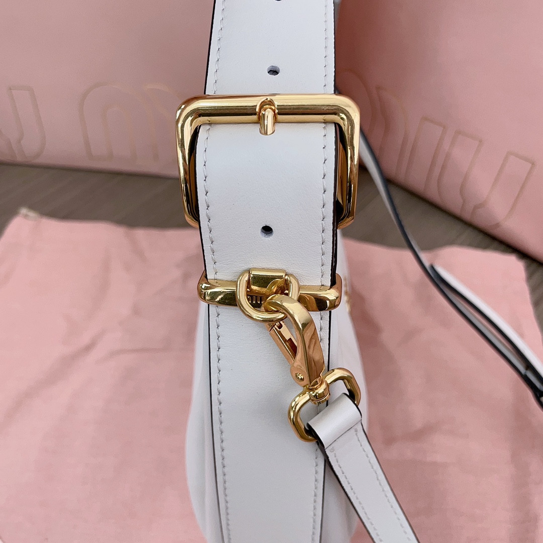 Miu Miu hobo bag 20X17X6Cm