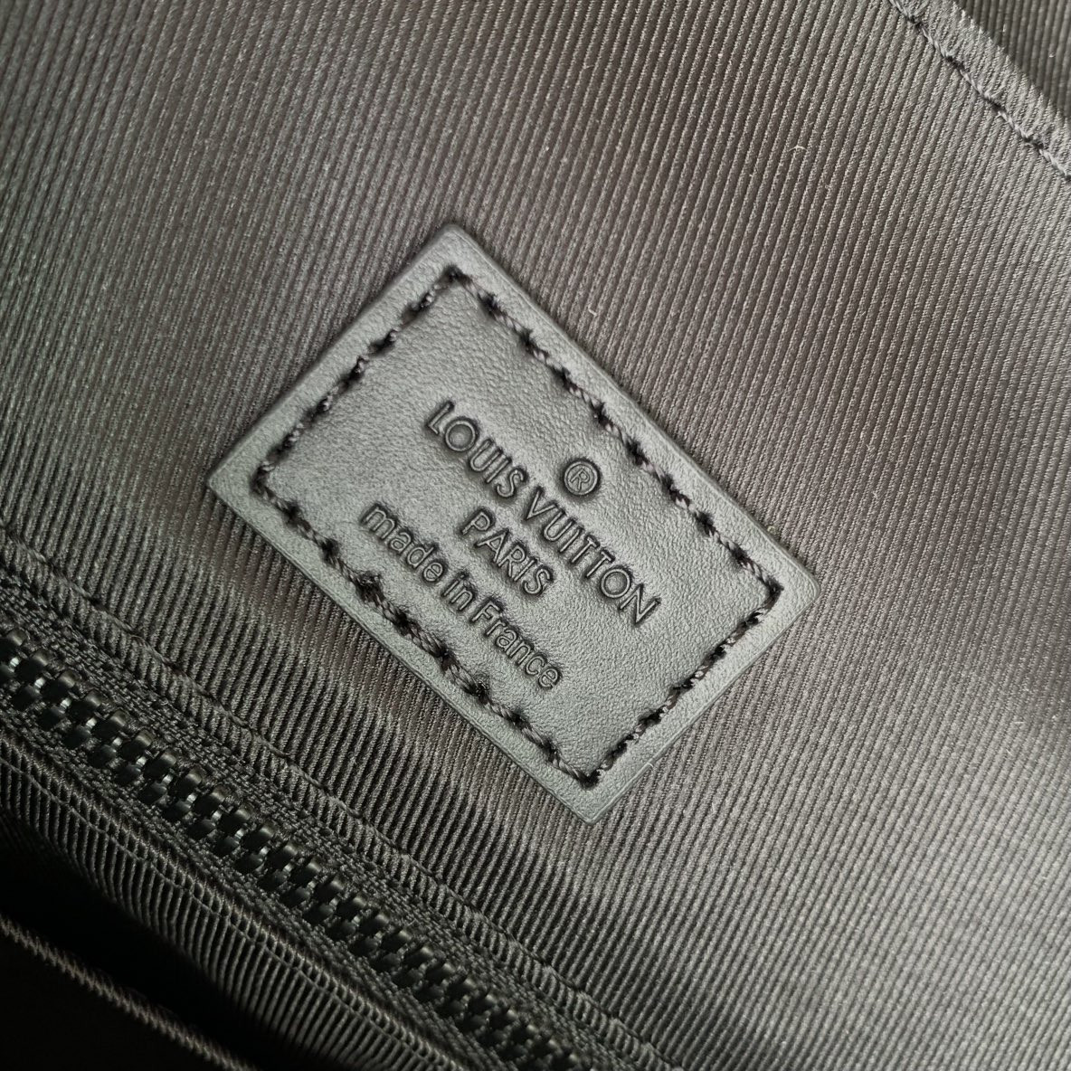LV Christopher M55699 38x44x12.5cm