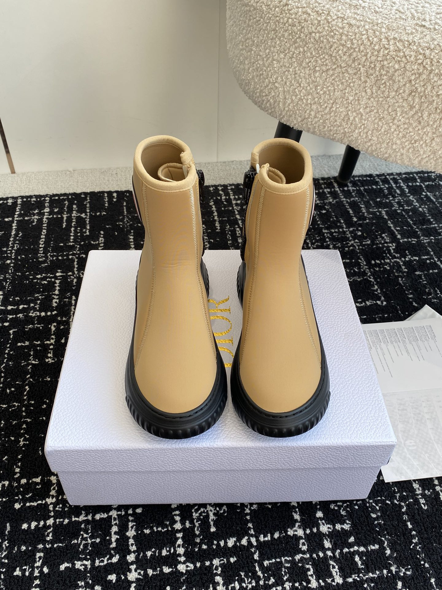ua D*or boot