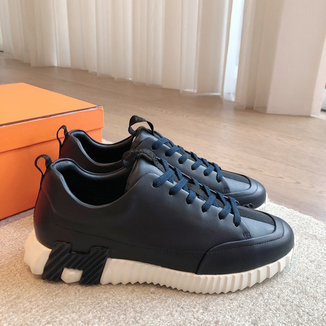 ua H**me5 bouncing sneaker