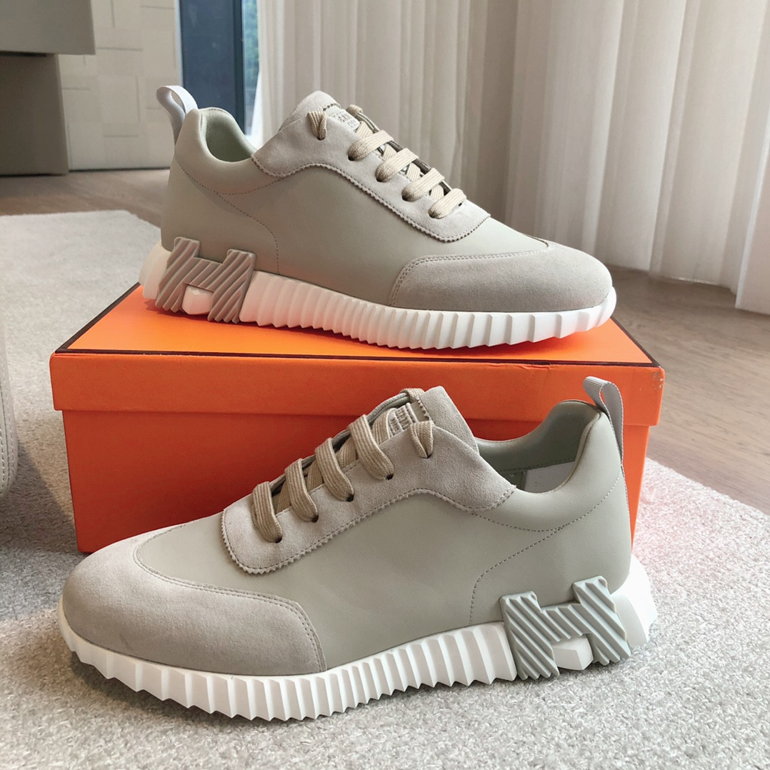 ua H**me5 bouncing sneaker