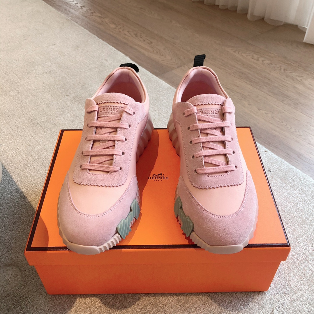 ua H**me5 bouncing sneaker