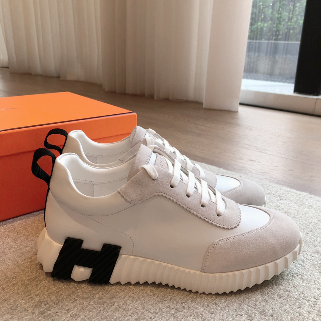 ua H**me5 bouncing sneaker
