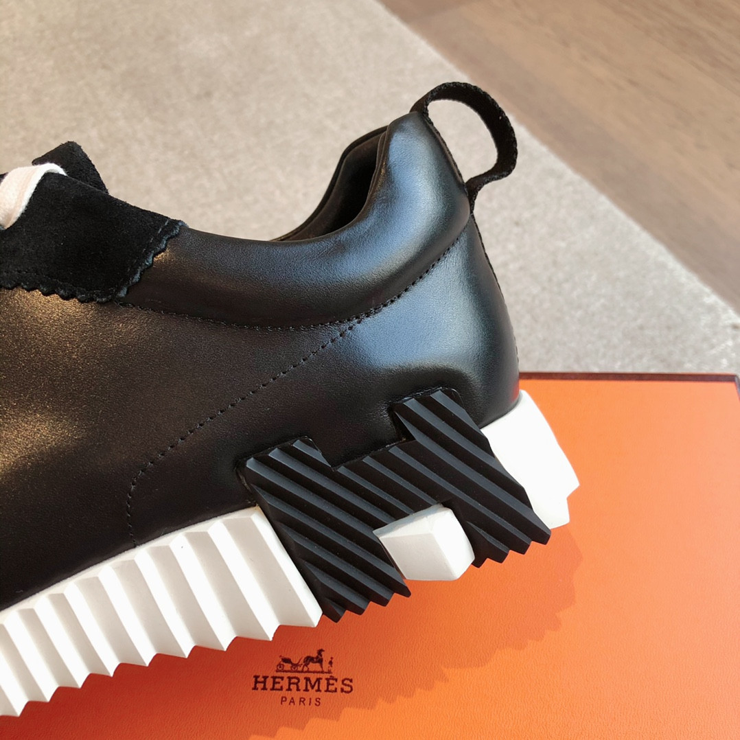 ua H**me5 bouncing sneaker