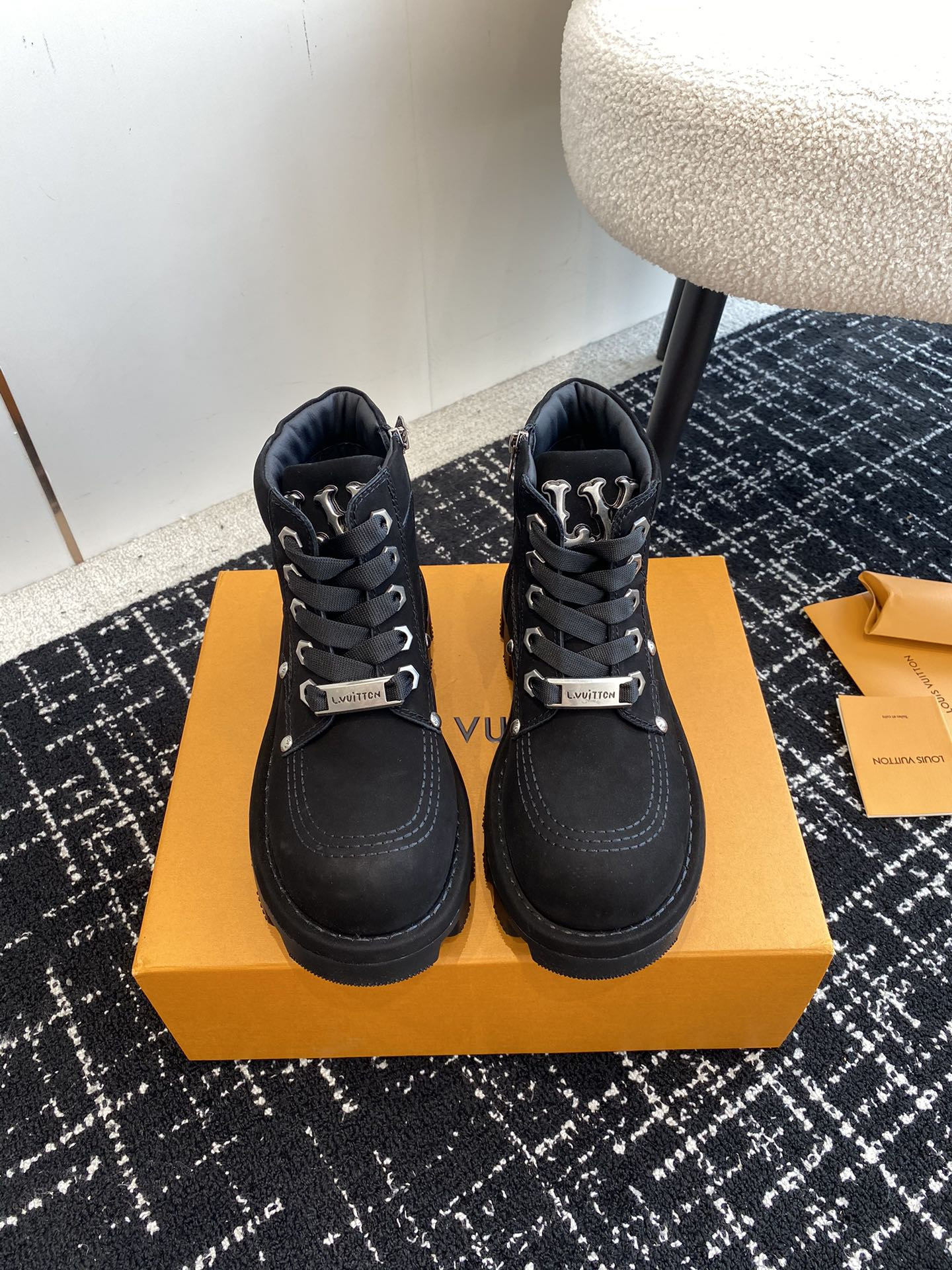 UA LV Boot