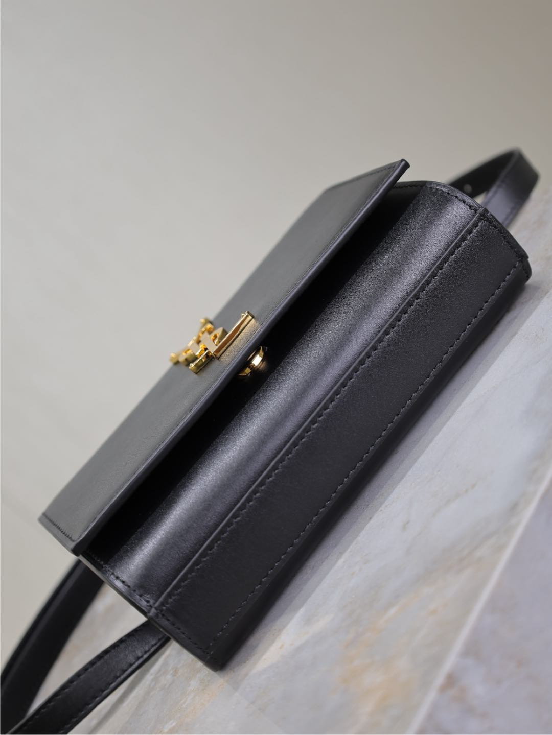Y*L kate belt bag in grain de poudre-embossed leather 18x12x4.5cm