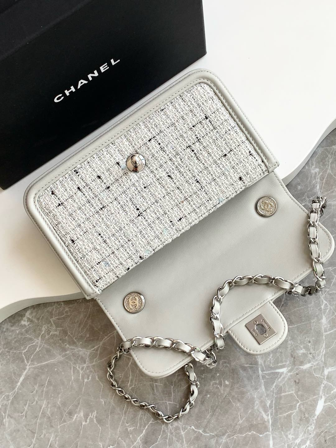 Ch*el flap bag 22cm
