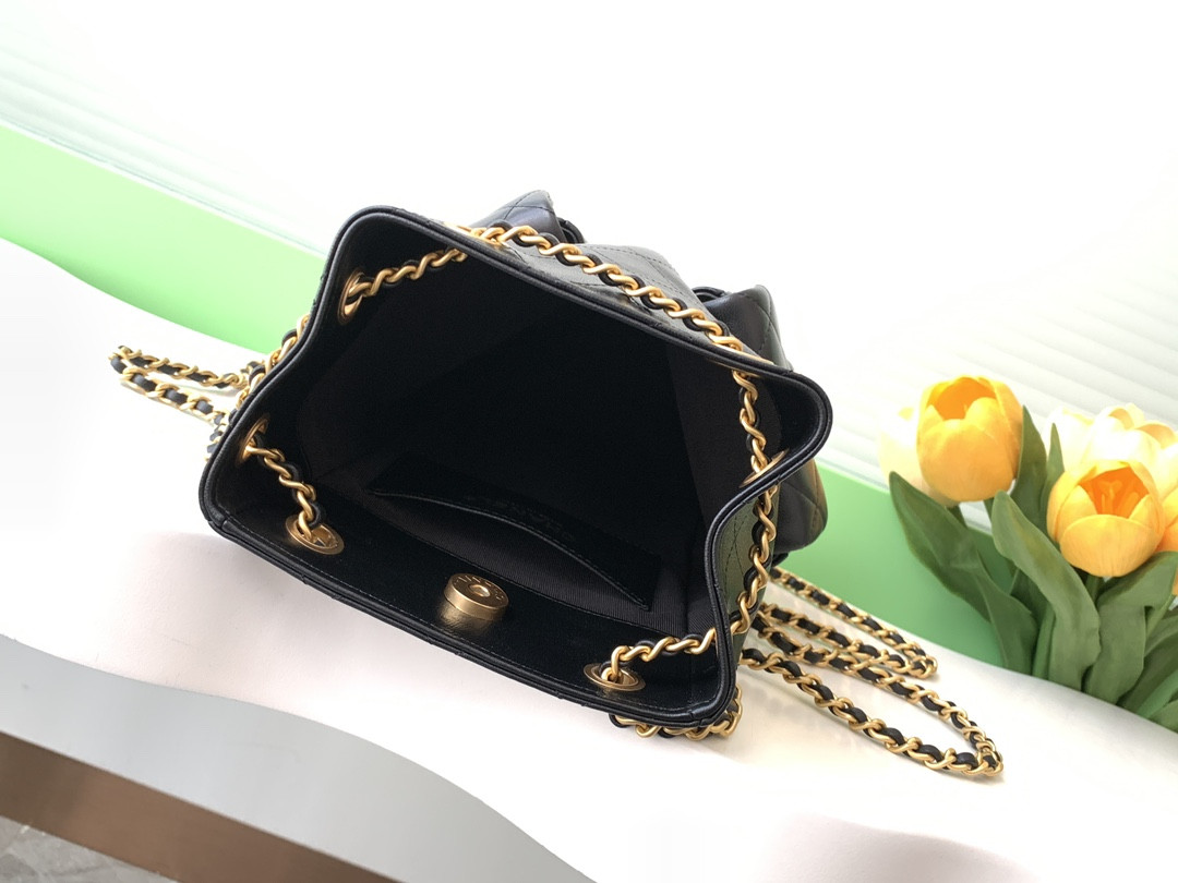 Ch*el backpack shiny lambskin 24.5x18x8cm