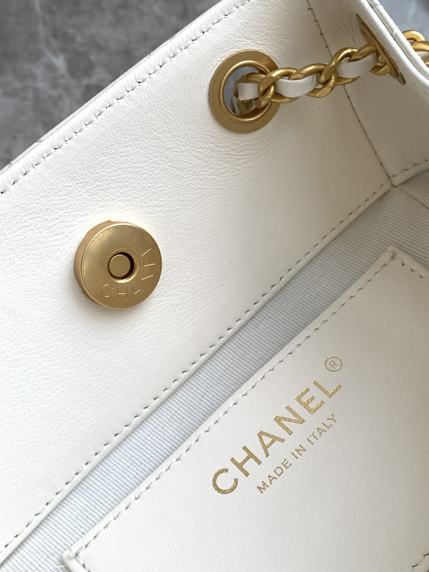 Ch*el backpack shiny lambskin 24.5x18x8cm