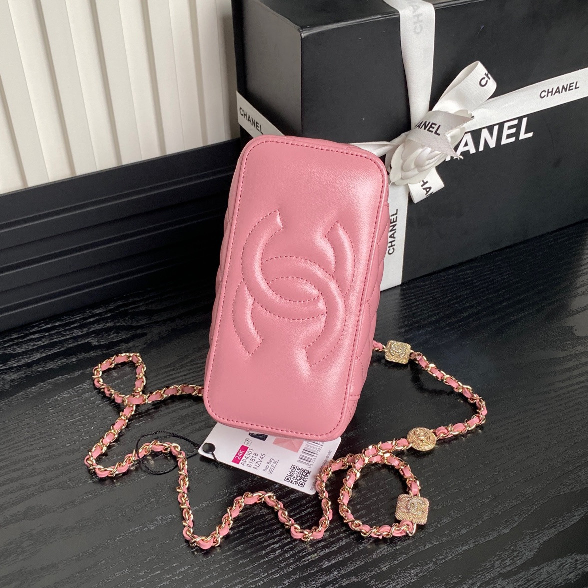 Ch*el vanity with chain  9.5x17x8cm