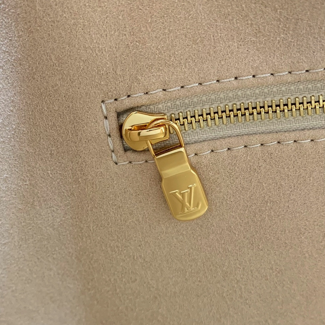 LV OnTheGo M13079 27x14x35cm