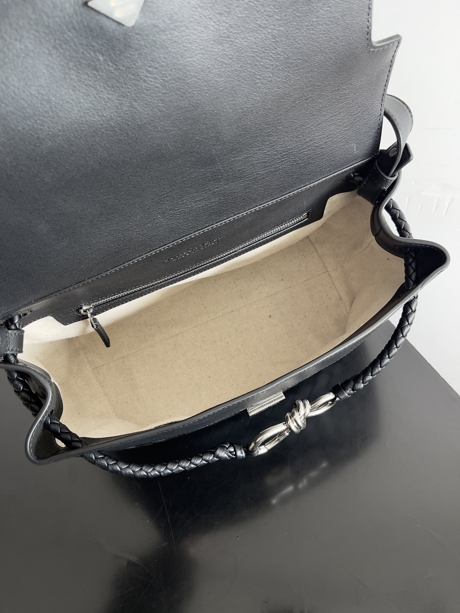 bo*te*ga Ve*ne*ta small andiamo messenger 29x20x13cm