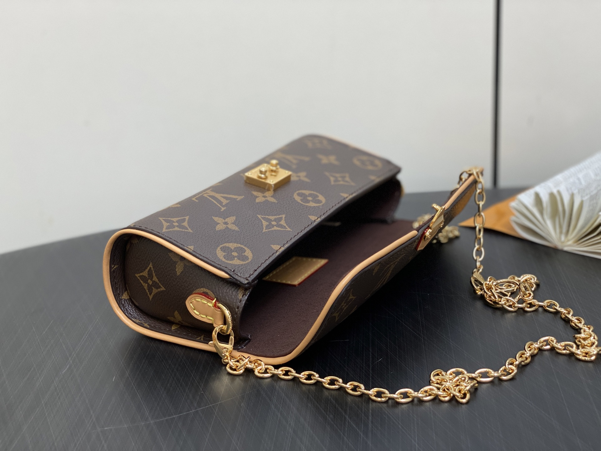 LV Pochette Camille M13566 20.5 x 11x6CM