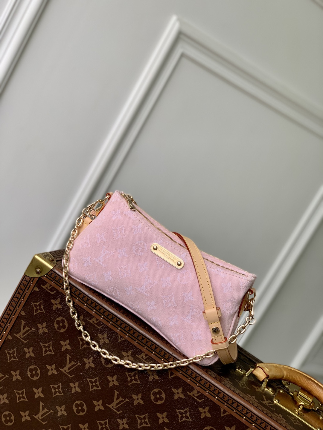 LV Pochette Live M14159 24.5 x 13.5 x 6.5 cm