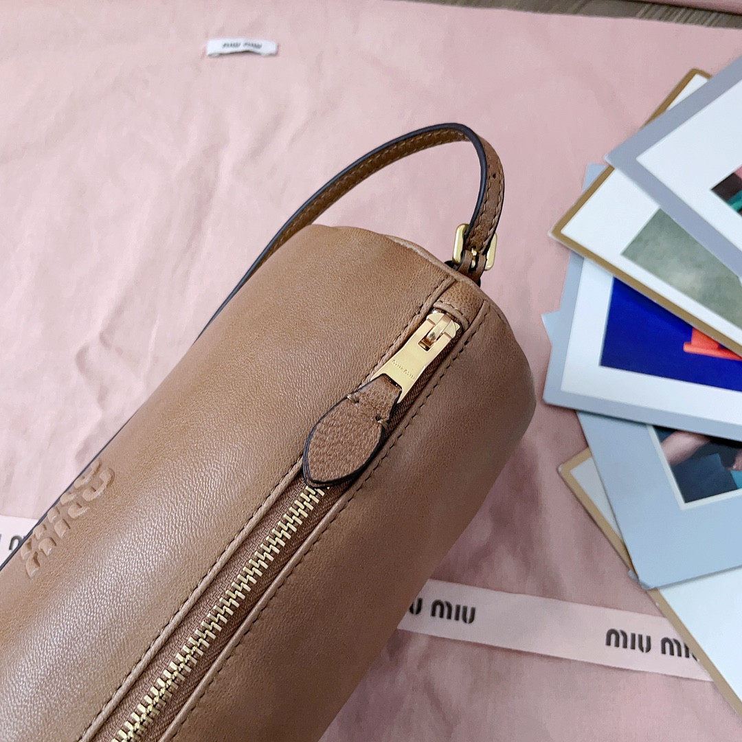 Miu Miu Nappa leather pouch 22x9x9cm