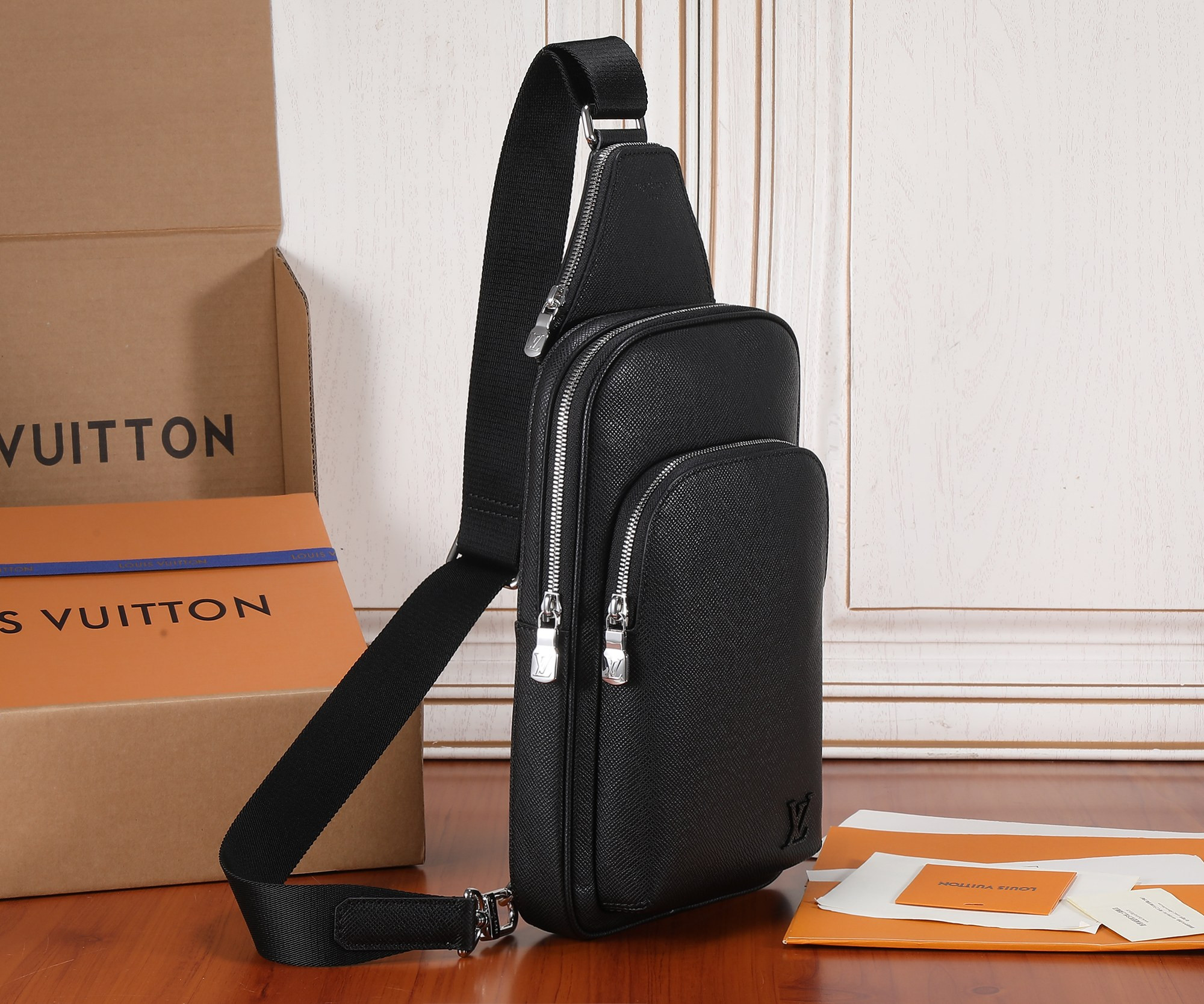 LV Avenue Sling Bag M30863 20 x 31 x 7 cm