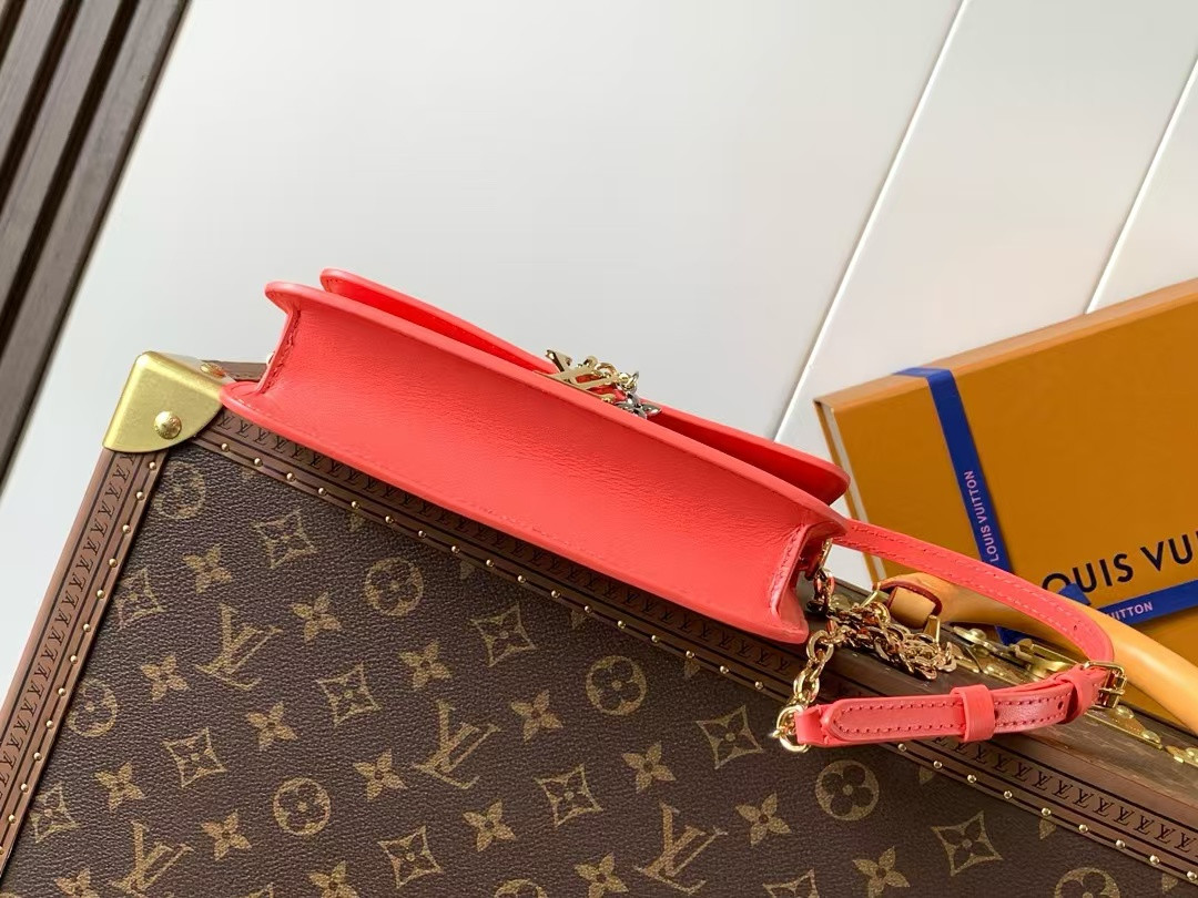 LV Wallet On Chain LV Bloom M14548 20x11.5x4cm
