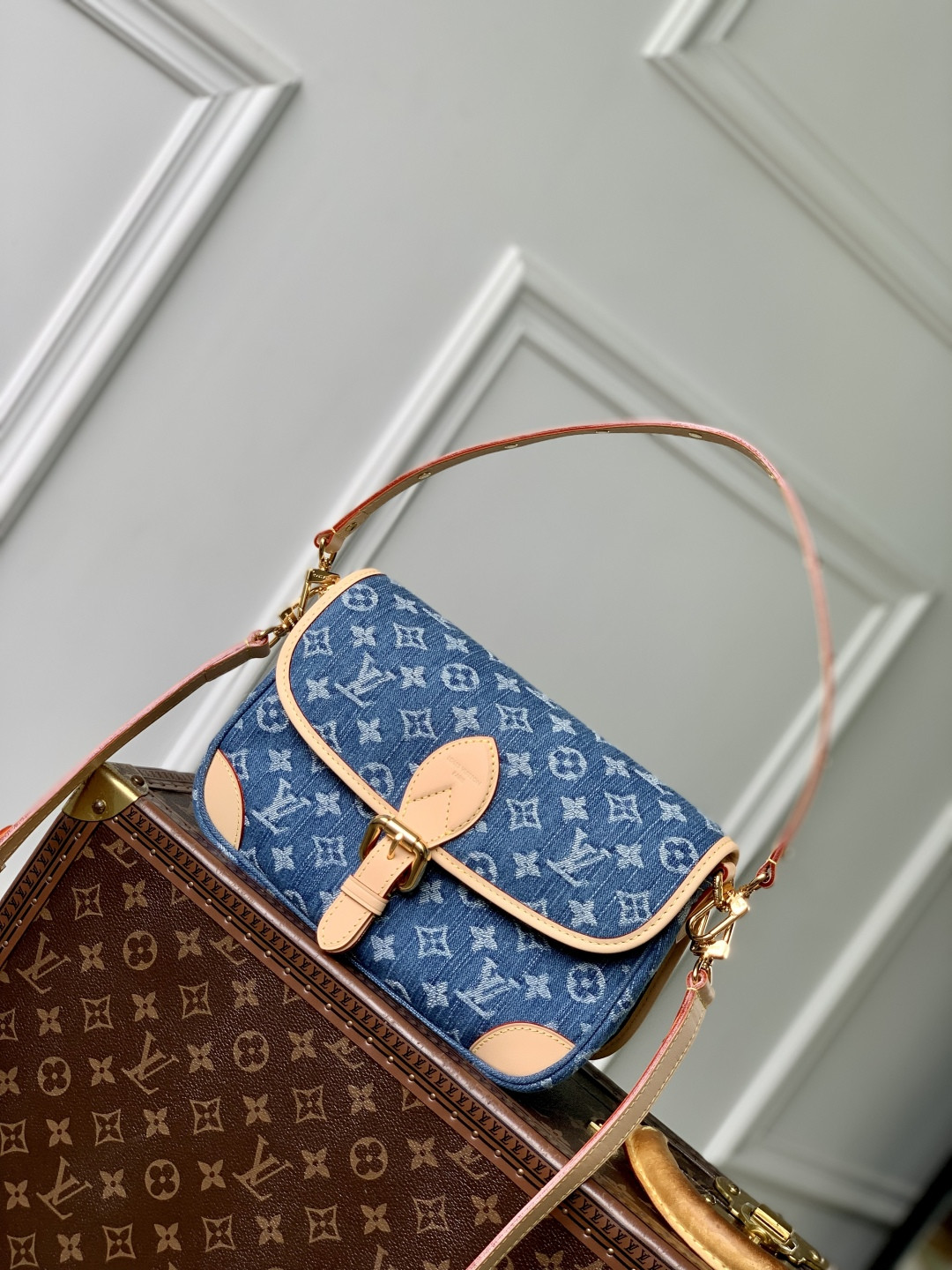 LV Diane M13070 24x15x9cm