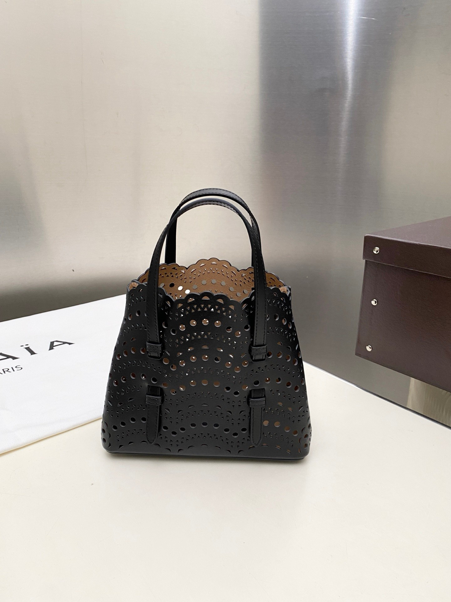 ALAÏA Mina 20 bag 20x17x10cm