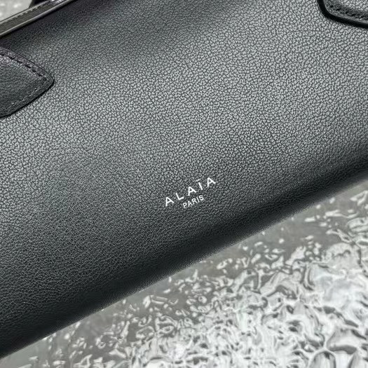 ALAÏA LE TECKEL MEDIUM BAG 33x11x10cm