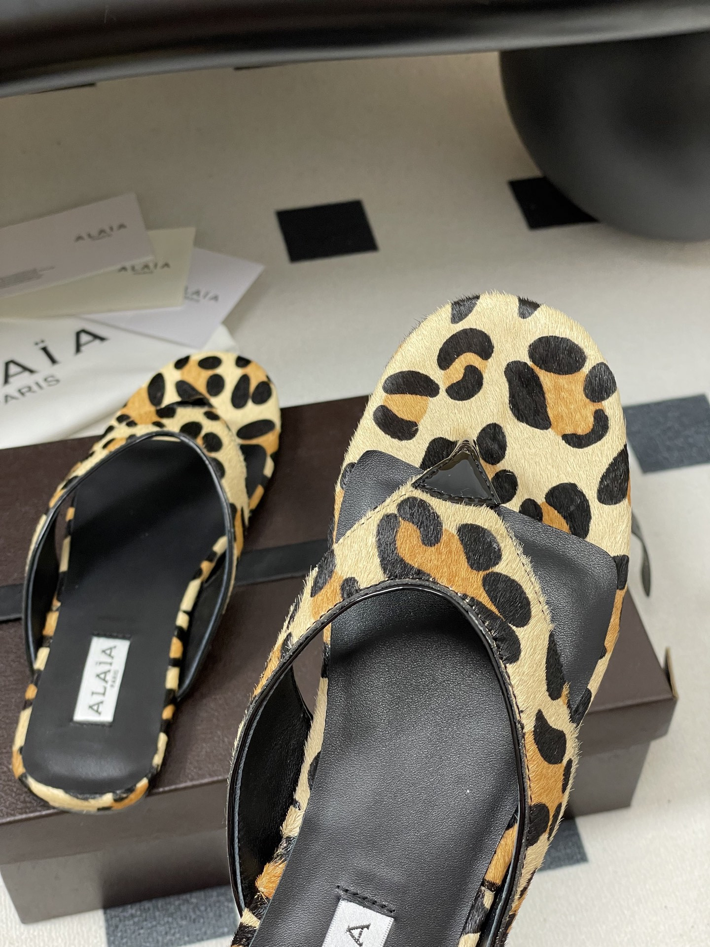 UA Alaia Triangle Flat Slides(Customized Size 7-10 days production time)