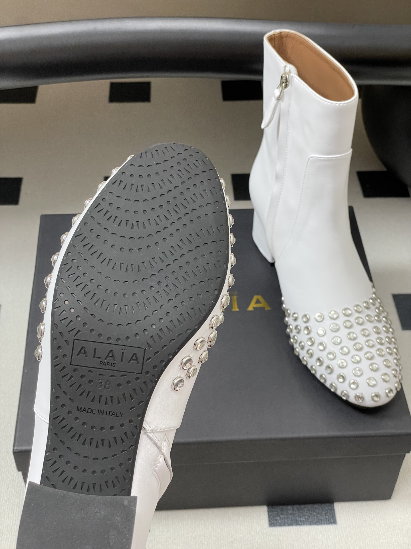 ua alaia crystal Di*m*nd boots 5.5cm heel(customized size 7-10 days production time)