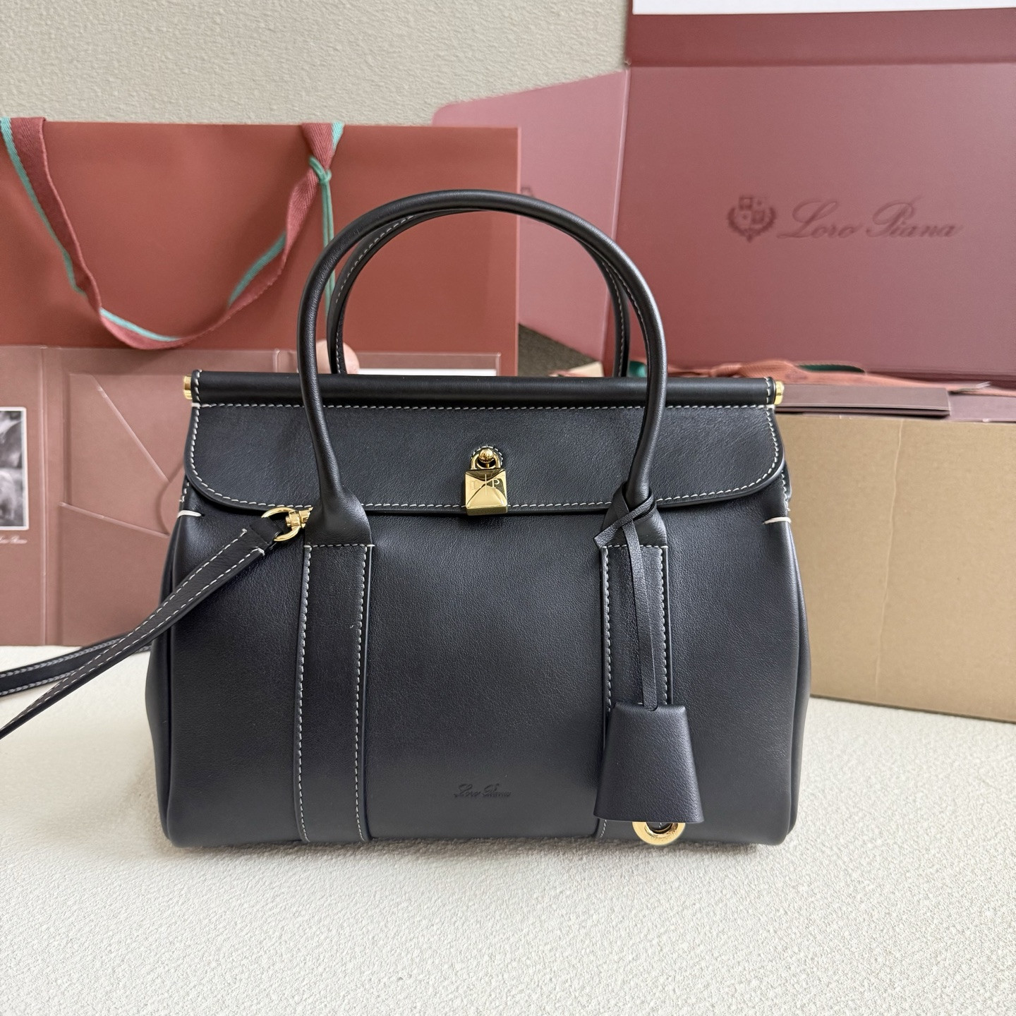 L**o p*ana loom l25 calfskin 25x18x12.5cm
