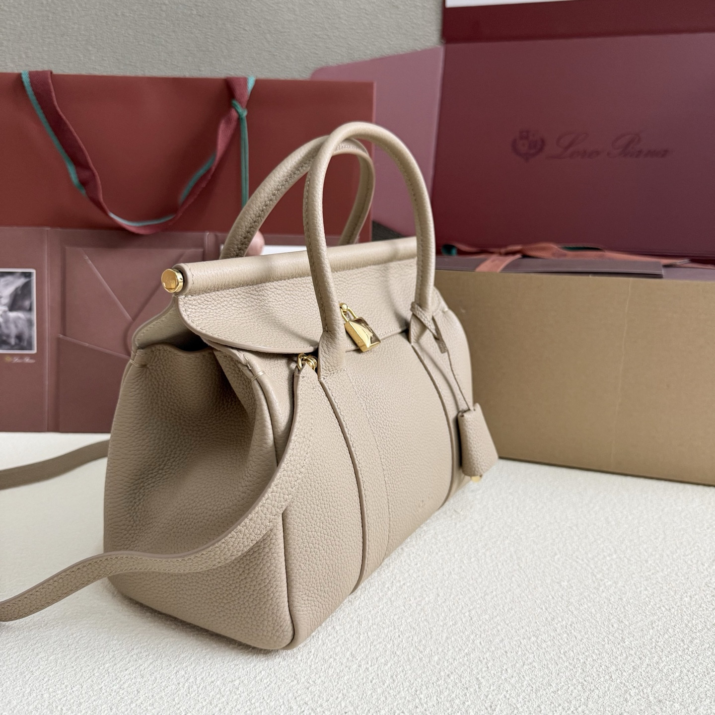 L**o p*ana loom l25 calfskin 25x18x12.5cm