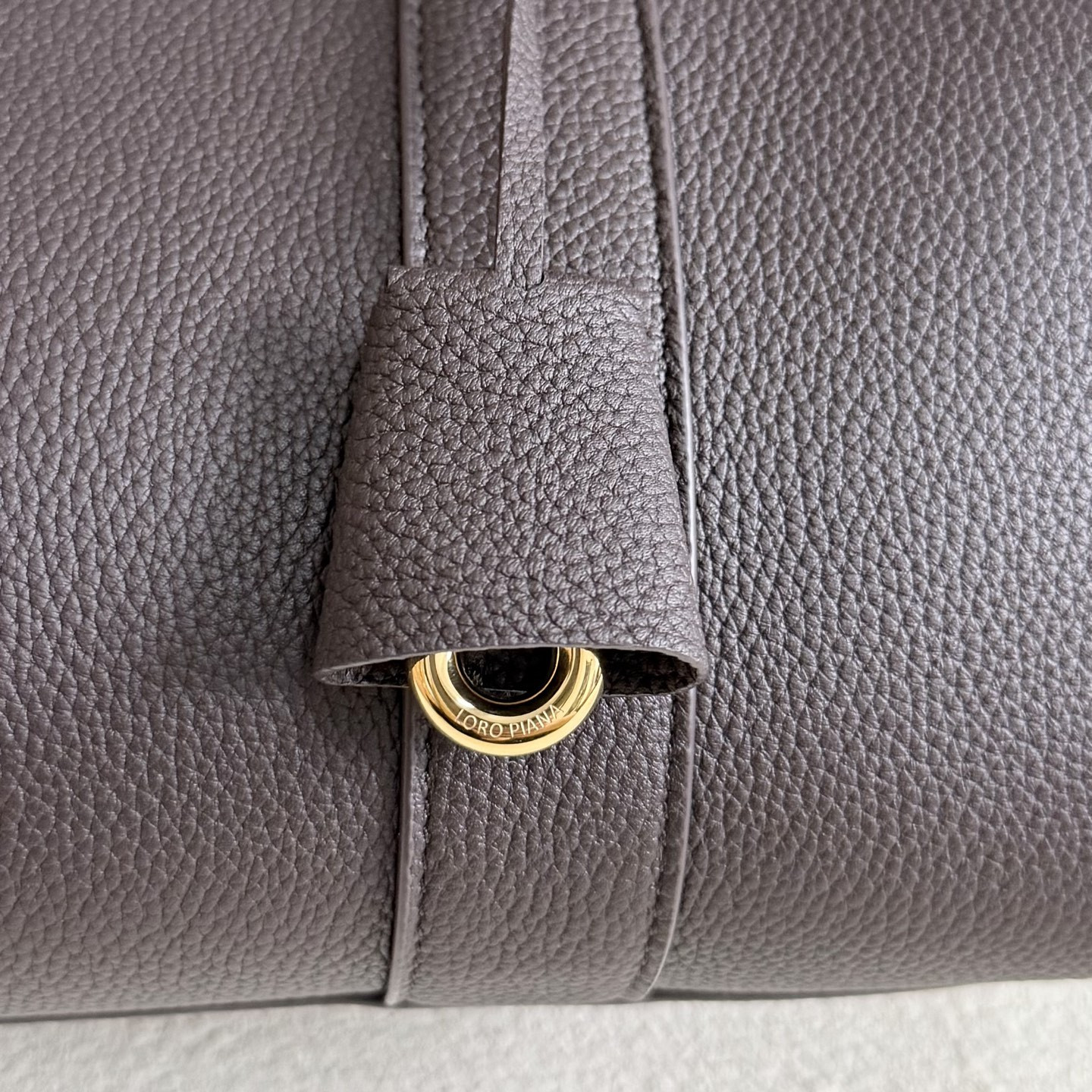 L**o p*ana loom l32 calfskin 33x23x18cm