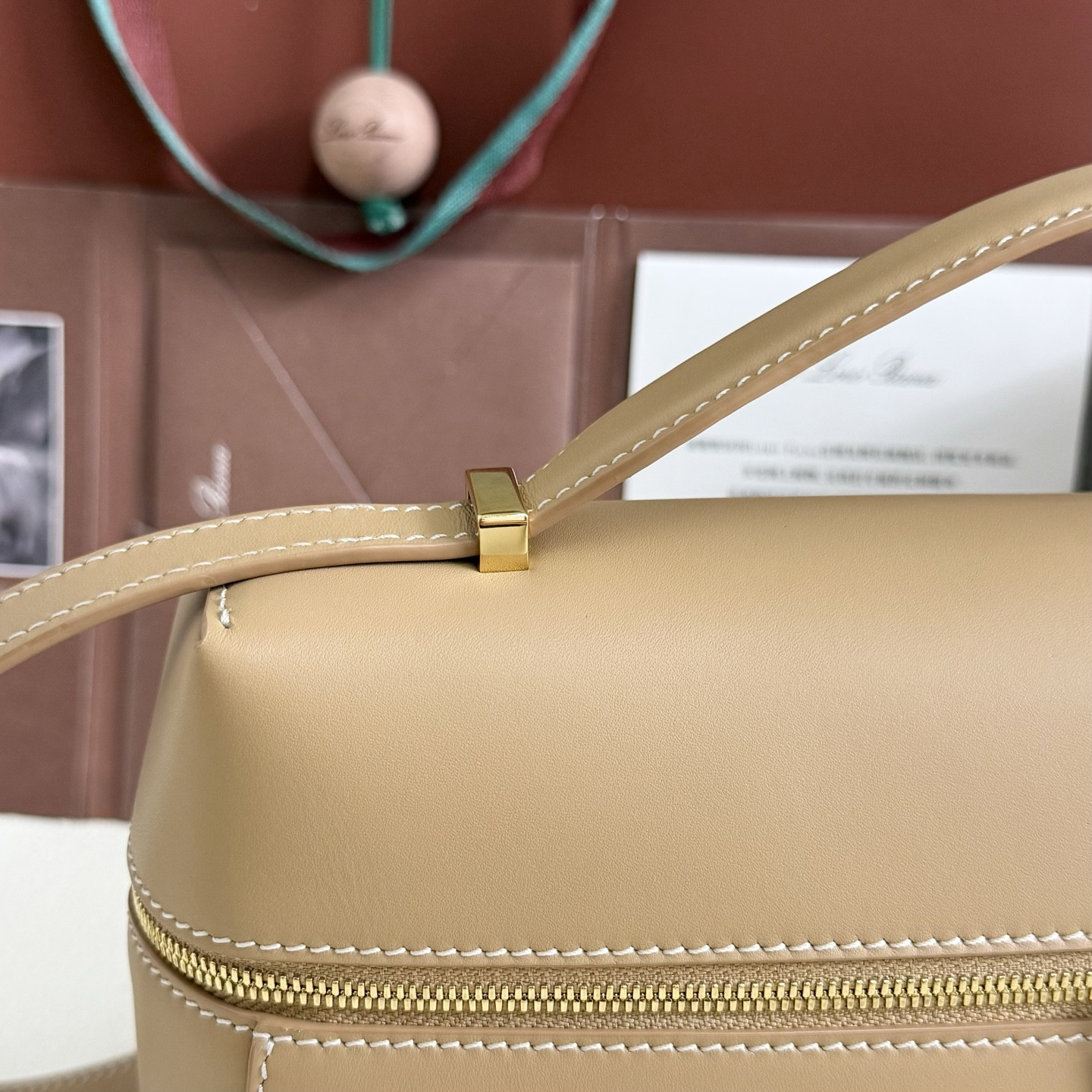 L**o p*ana extra pocket l27 calfskin 16x27x10cm