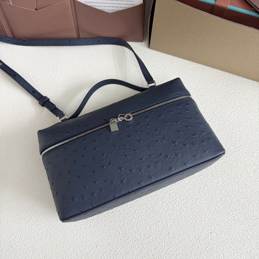 L**o p*ana extra pocket l27 ostrich-grained leather 16x27x10cm