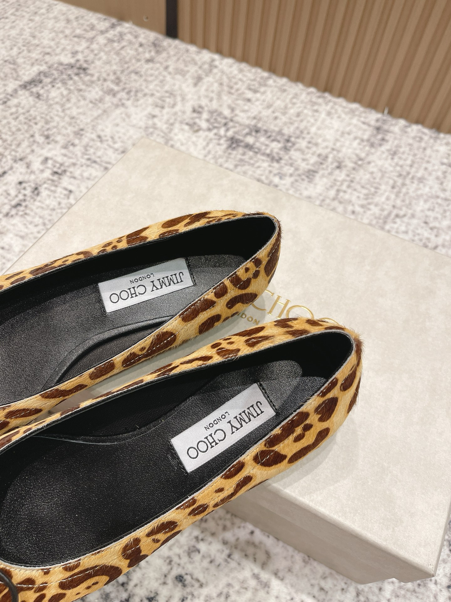 ua Ji*y Ch* scarlett ballerina flats