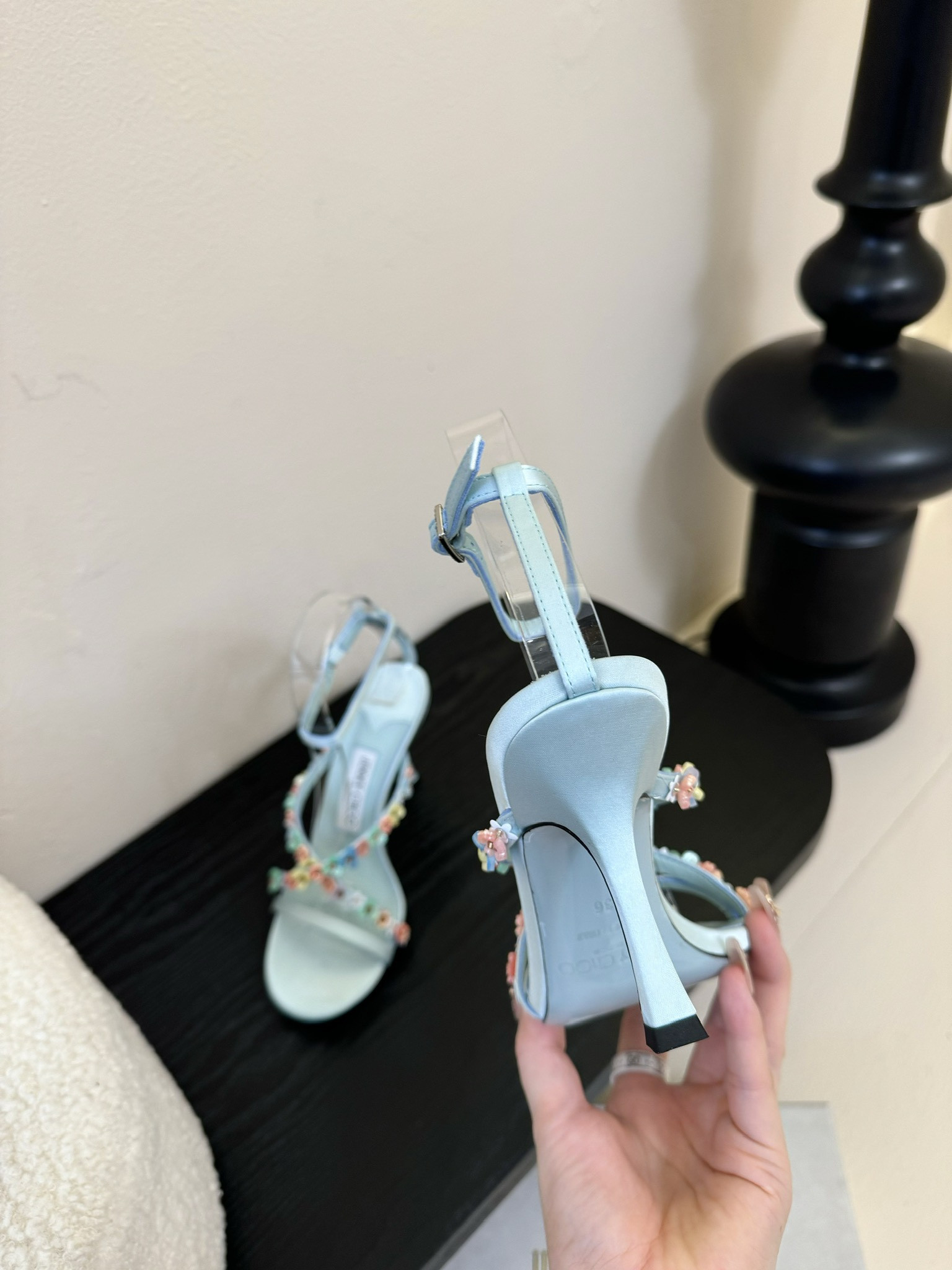 ua Ji*y Ch* blanche sandals 9cm